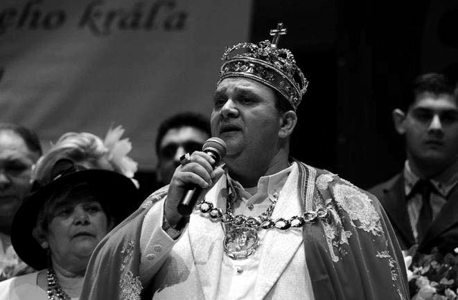 Zomrel prvý košický a posledný oficiálne korunovaný rómsky kráľ strednej Európy Róbert Botoš – FOTO