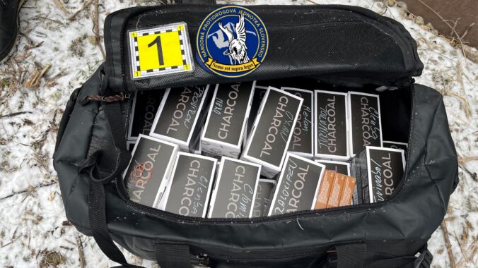 Policajti zaistili počas akcie Cézar tisíce nelegálnych anabolík, jedna zadržaná osoba je v trestnom konaní známa