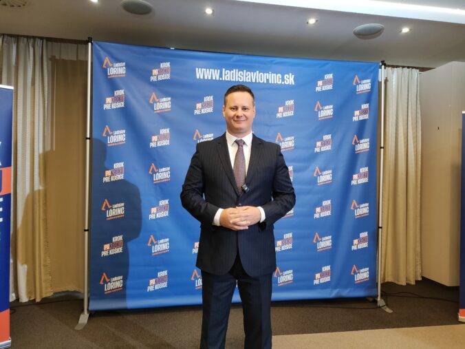 Primátorom Košíc by sa s veľkým náskokom stal Lörinc, kandidát progresívcov je v prieskume na treťom mieste