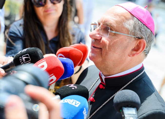 Košický arcibiskup pri štvrtom výročí vojny na Ukrajine vyzval na modlitbu, pokánie a pomoc trpiacim