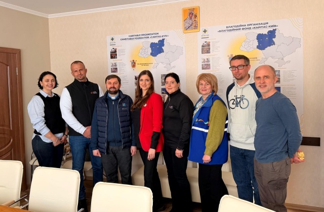 Slovenská katolícka charita aj naďalej poskytuje humanitárnu pomoc obyvateľom vojnou zasiahnutej Ukrajiny