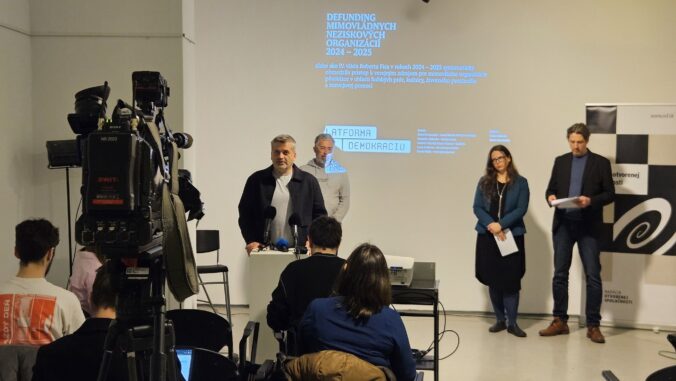 Mimovládky varujú pred „defundingom“, za dva roky prišli o 16 miliónov eur – VIDEO, FOTO