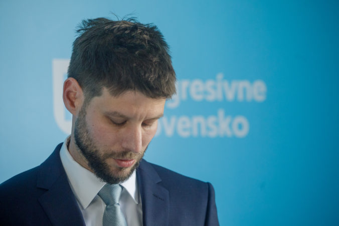 Prepad Progresívneho Slovenska sa medzimesačne prehĺbil, Demokrati prekonali hranicu šesť percent a dobiehajú Hlas