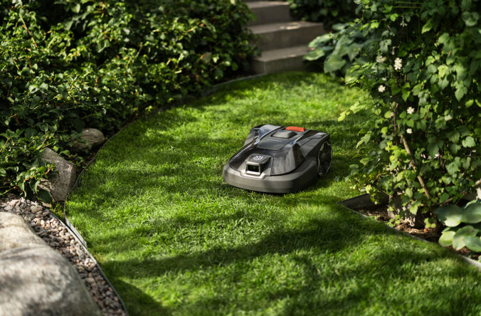 Husqvarna predstavuje dve robotické kosačky s technológiou AI Vision