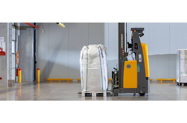 Jeden vozík, veľká zmena. Jungheinrich ukazuje, že automatizácia funguje aj v jednoduchých prevádzkach