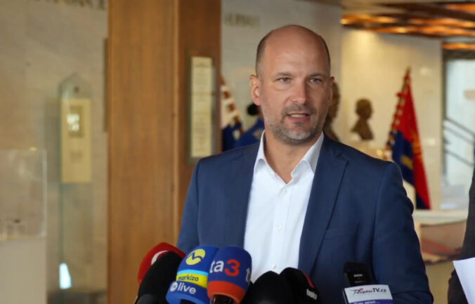 Opozícia odmieta Pellegriniho plán na zavedenie stavu ohrozenia, varuje pred strašením občanov a zneužitím moci – VIDEO