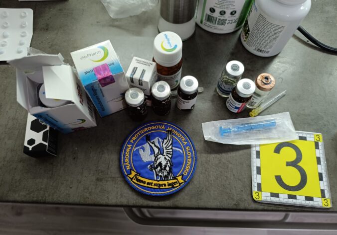 Polícia pri protidrogovej akcii Hlavička zadržala šesť ľudí – FOTO