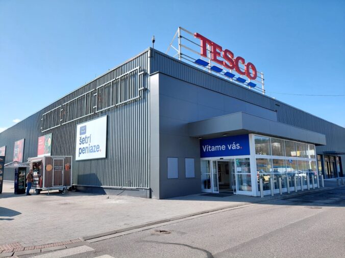Vynovený hypermarket Tesco v Banskej Bystrici prináša vyšší komfort aj ekologické riešenia