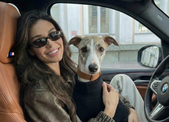 Do TV JOJ vstupuje AI moderátorka Ruby, v práci však nikoho nahrádzať nebude