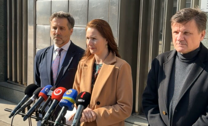 SaS kritizuje predražený nákup traktorov ministerstvom kultúry, podáva trestné oznámenie – VIDEO