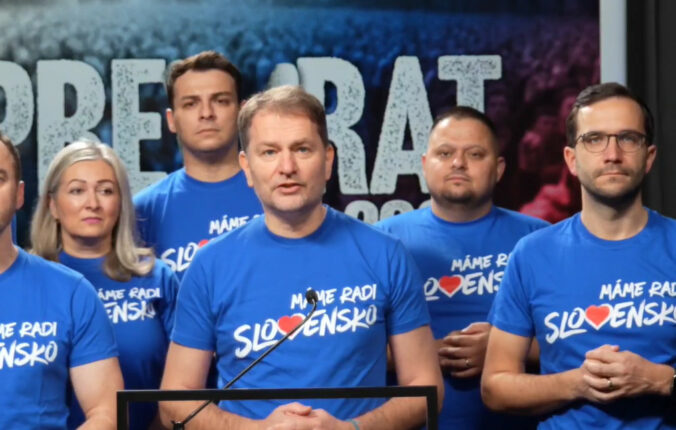 Opozičné hnutie Slovensko chce zaviesť elektronické hlasovanie po vzore Estónska, názory sympatizantov zisťuje v ankete „Prevrat 2027″ – VIDEO