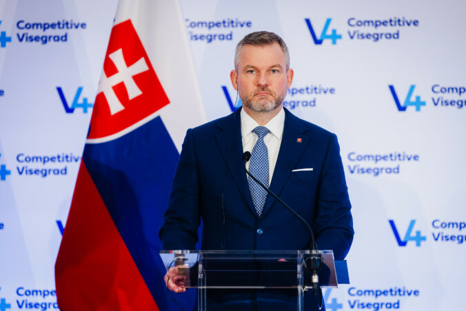 Pellegrini venuje zvýšenie svojho platu Lige proti rakovine, reaguje tak na kritiku rastúcich príjmov politikov