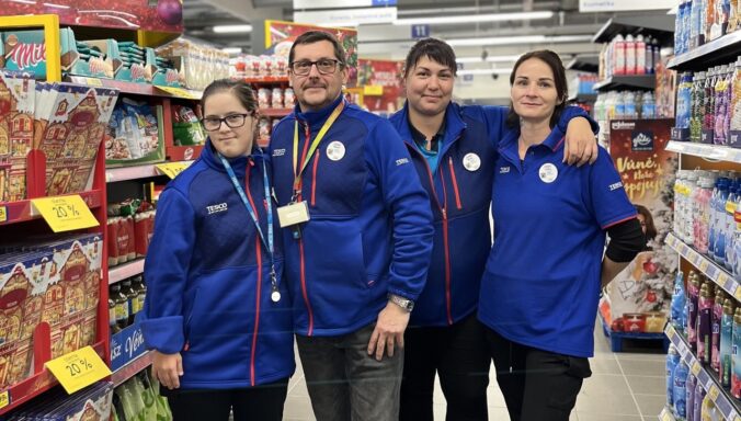 Každý je vítaný: Tesco je najväčším súkromným zamestnávateľom ľudí s Downovým syndrómom na Slovensku
