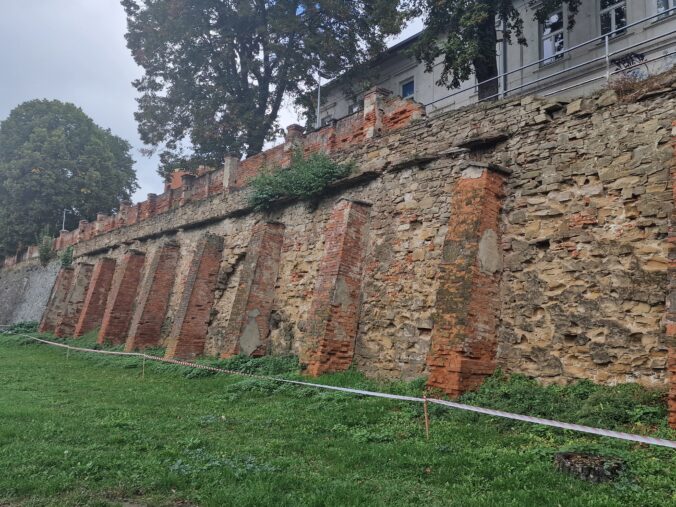 Mesto Prešov začne s opravou druhej časti hradobného múru za takmer 400-tisíc eur