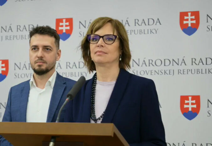 Prokuratúra začala trestné stíhanie po zadržaní Šúreka, Remišová upozorňuje na pochybenia – VIDEO