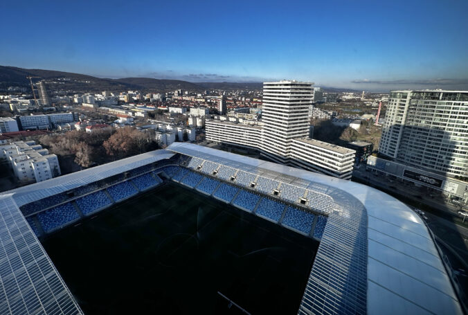 Polícia upozorňuje na dopravné obmedzenia v súvislosti s futbalovým zápasom v Bratislave