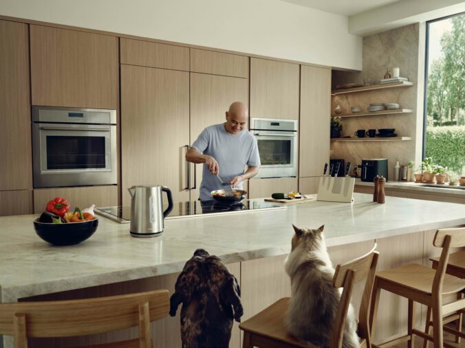 Výkonná technológia pre kuchyňu a domácnosť: Silvercrest a Andre Agassi kladú dôraz na špičkové technológie a ľudský prístup.