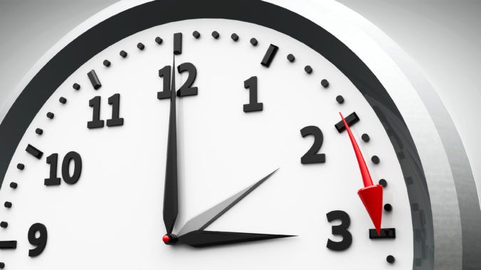 Pospíme si o hodinu menej. V noci sa mení čas, hodiny sa posunú dopredu