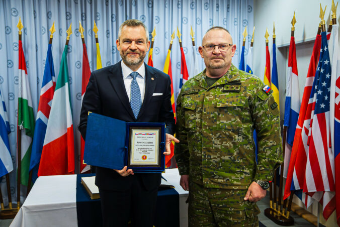 Pellegrini navštívil Centrum výnimočnosti NATO pre oblasť likvidácie výbušných systémov v Trenčíne – VIDEO, FOTO