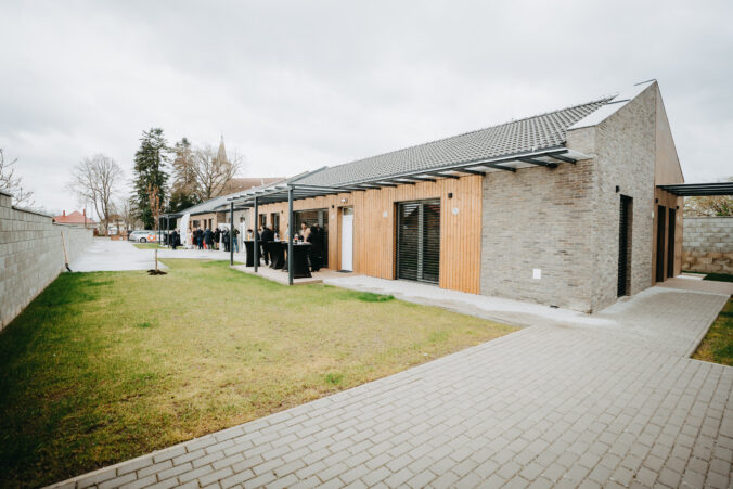 Klienti Centra sociálnych služieb v Medveďove vymenili veľkokapacitné zariadenie za domácnosti