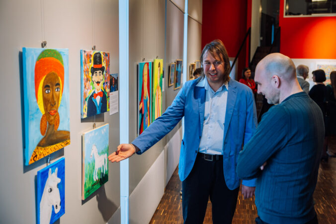 Umenie, ktoré nepotrebuje slová: Vstúpte do fascinujúceho sveta talentov na autistickom spektre – FOTO