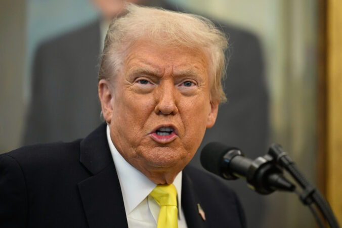 Známa osobnosť z hnutia MAGA reaguje na Trumpovu kritiku. „Je čas dať dedka do starobinca“