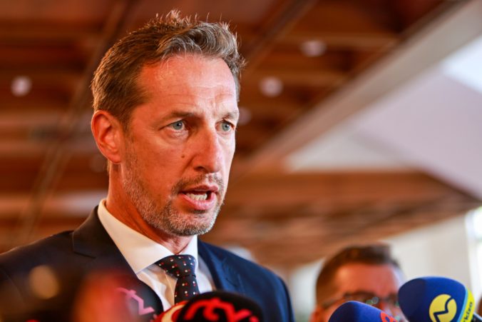 KDH má za Hajka v parlamentne náhradu. Majerský sa odchádzajúcemu poslancovi poďakoval a zareagoval aj na jeho kritiku