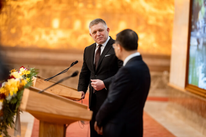 Priame lety aj jadro. Čo priniesla Ficova 30-hodinová návšteva Vietnamu?