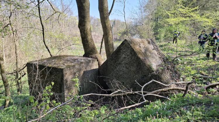 Turisticko-náučný pochod „Po kockách“ priblížil históriu bojov v Malých Karpatoch